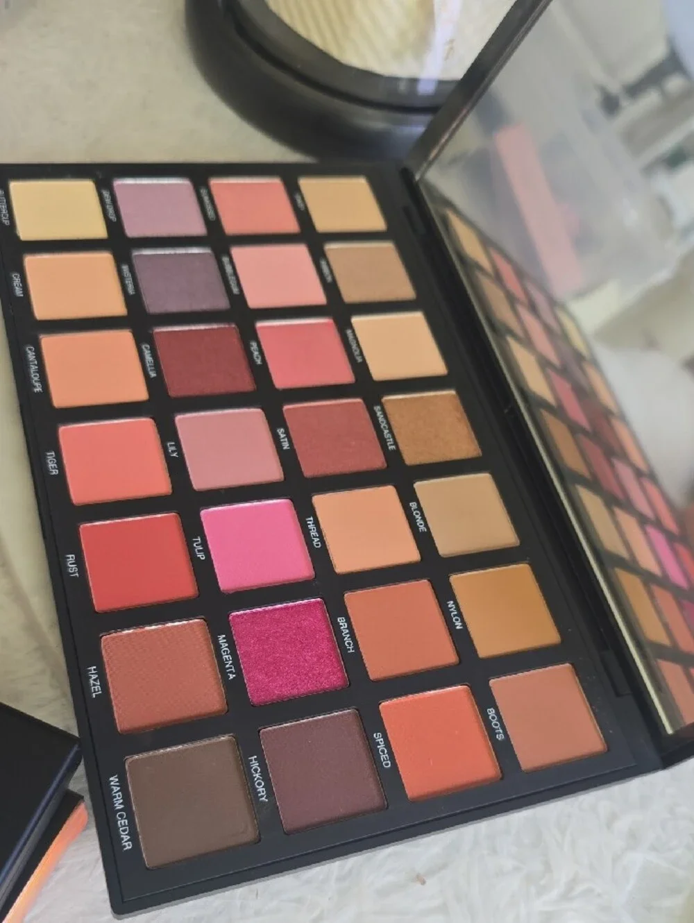 Vibrant Multi-Color Eyeshadow Palette - Assorted Shades